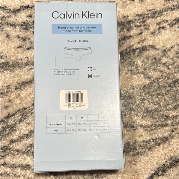New in box! Bundle of 2 CK! Calvin Klein Bra and Hipster Set. Size M. - Picture 3 of 12